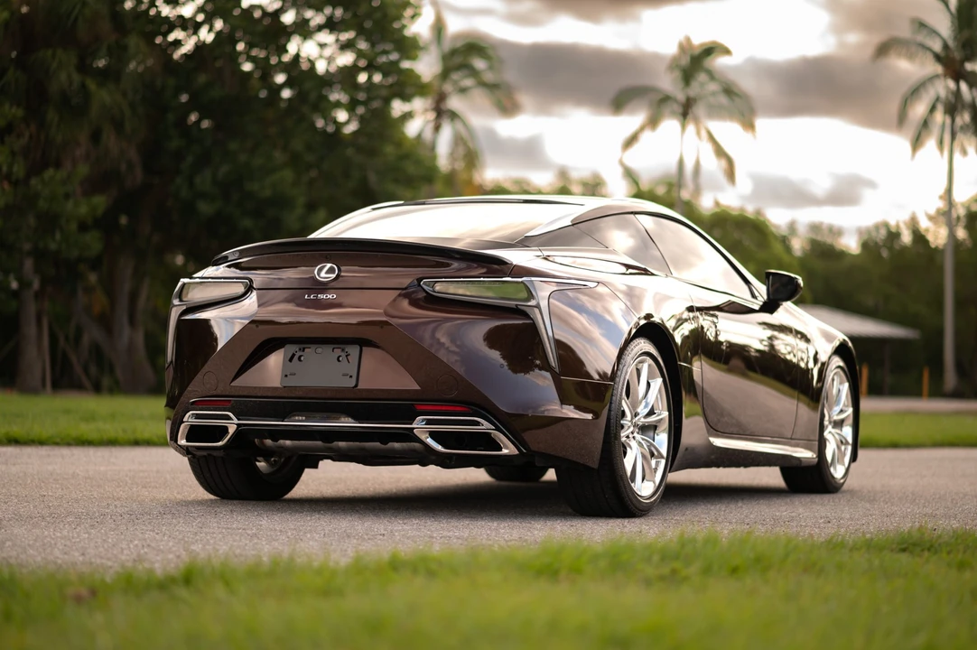 2019 Lexus LC - Image 20 of 31