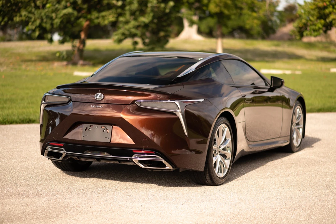 2019 Lexus LC - Image 21 of 31