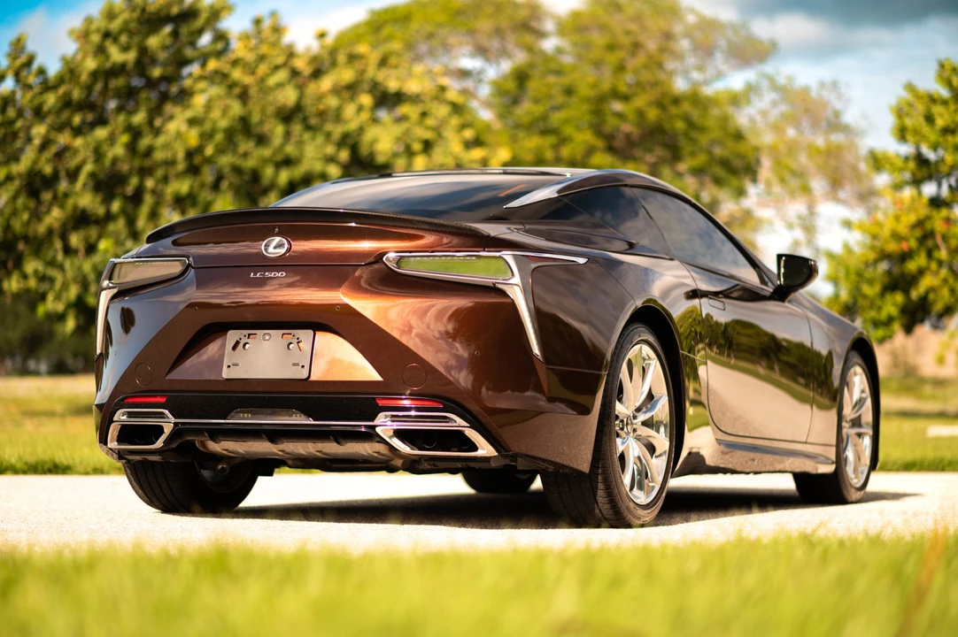 2019 Lexus LC - Image 22 of 31