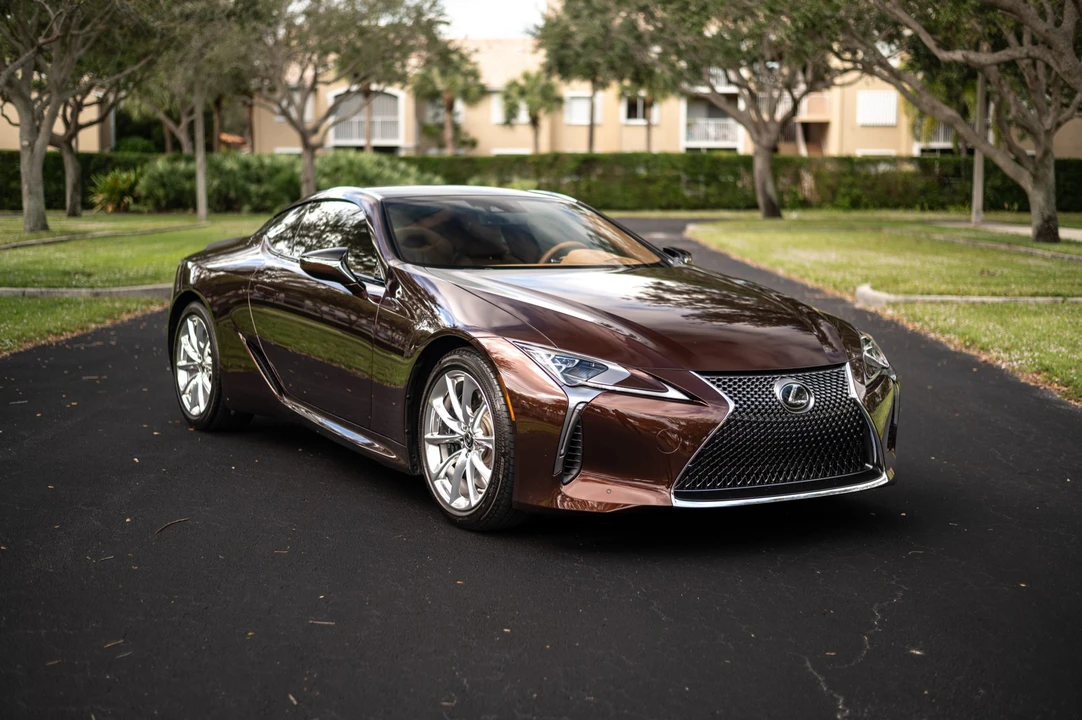 2019 Lexus LC - Image 8 of 31