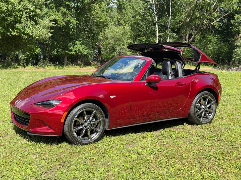 2021 Mazda ND MX-5 Miata - Image 18 of 31