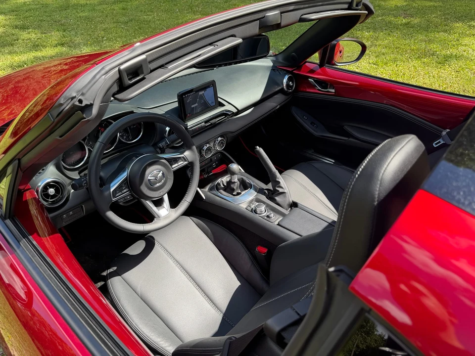2021 Mazda ND MX-5 Miata - Image 27 of 31