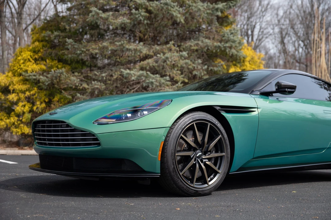 2022 Aston Martin DB11 V8 - Image 17 of 31