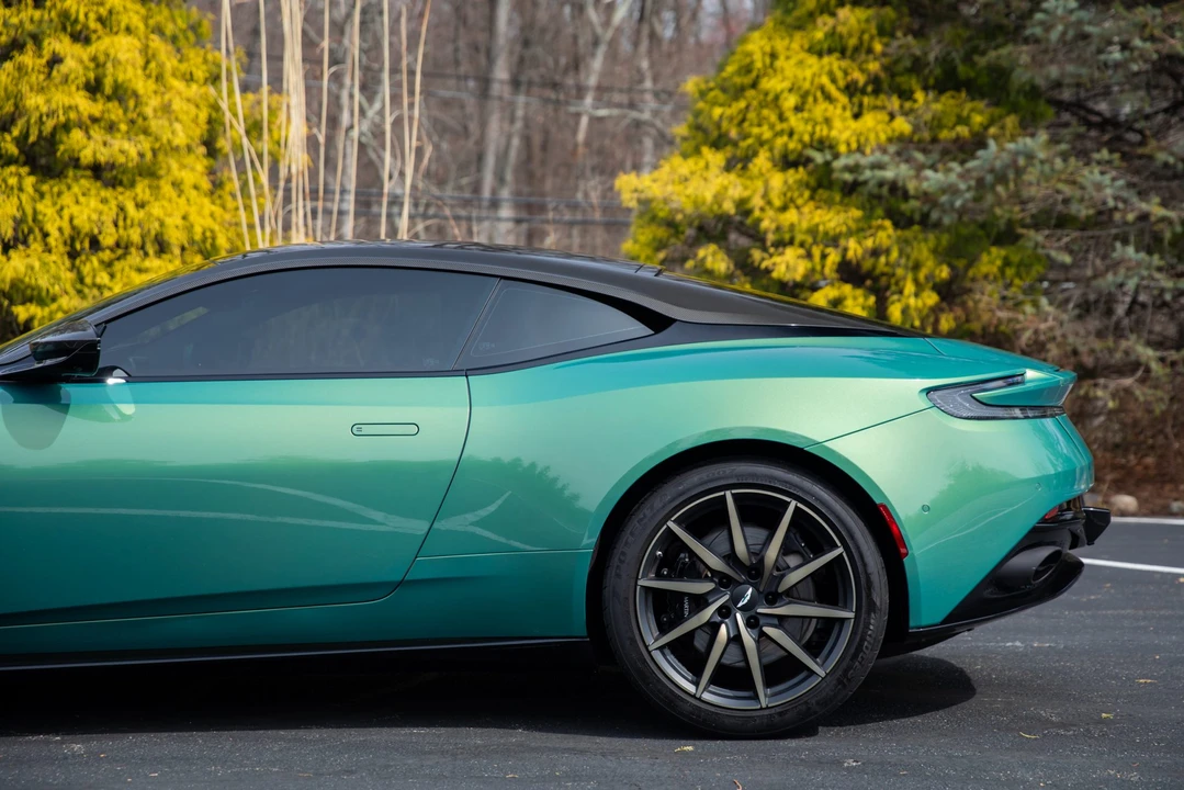 2022 Aston Martin DB11 V8 - Image 23 of 31