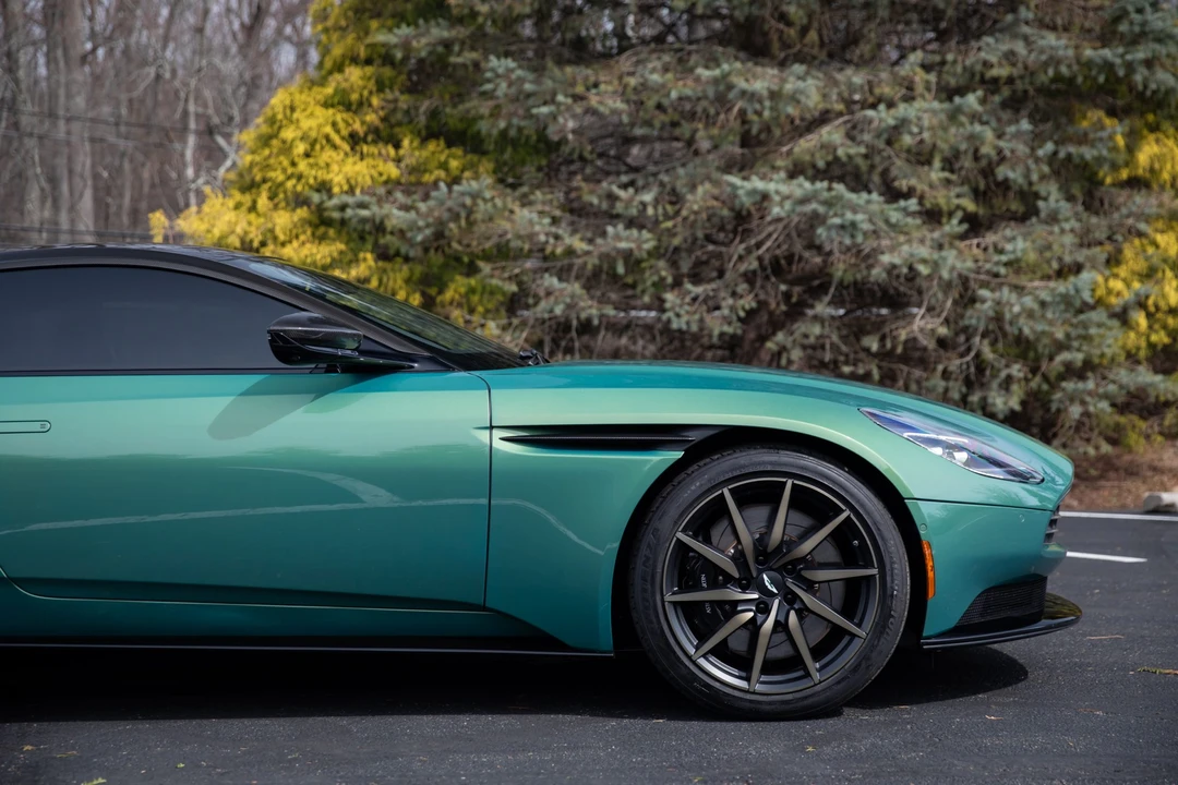 2022 Aston Martin DB11 V8 - Image 30 of 31
