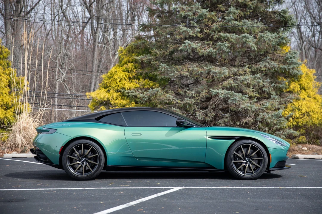 2022 Aston Martin DB11 V8 - Image 9 of 31