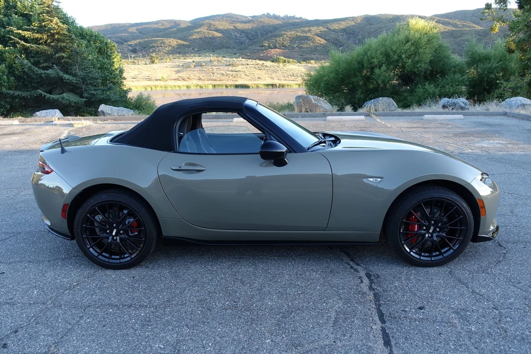 2023 Mazda ND MX-5 Miata - Image 12 of 31