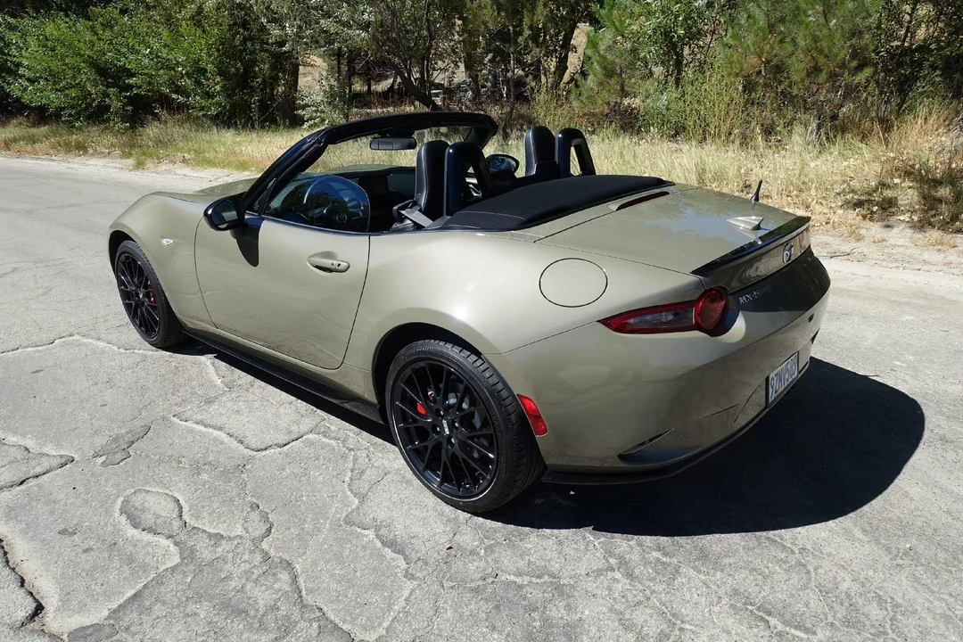 2023 Mazda ND MX-5 Miata - Image 27 of 31