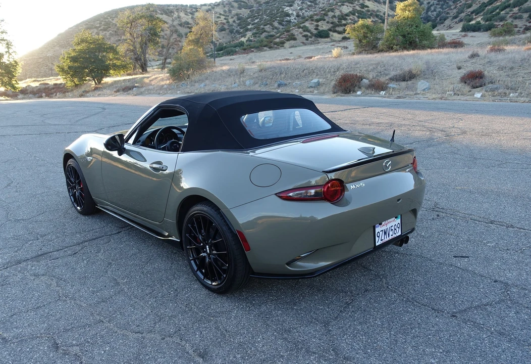 2023 Mazda ND MX-5 Miata - Image 18 of 31