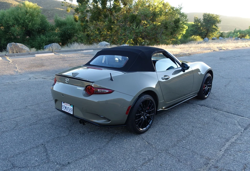 2023 Mazda ND MX-5 Miata - Image 15 of 31