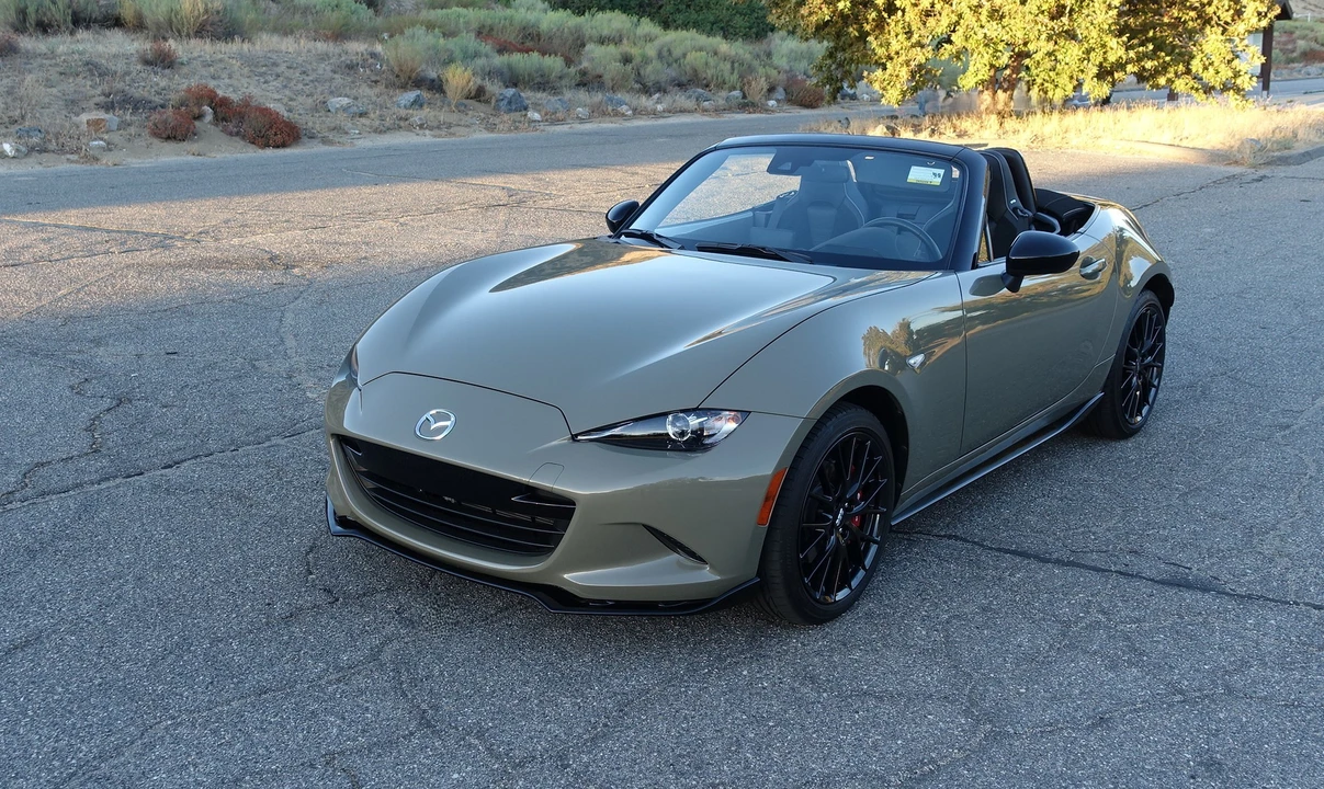 2023 Mazda ND MX-5 Miata - Image 4 of 31