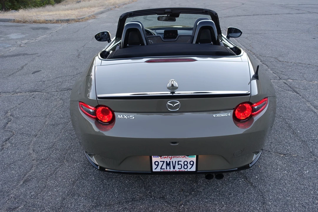 2023 Mazda ND MX-5 Miata - Image 16 of 31