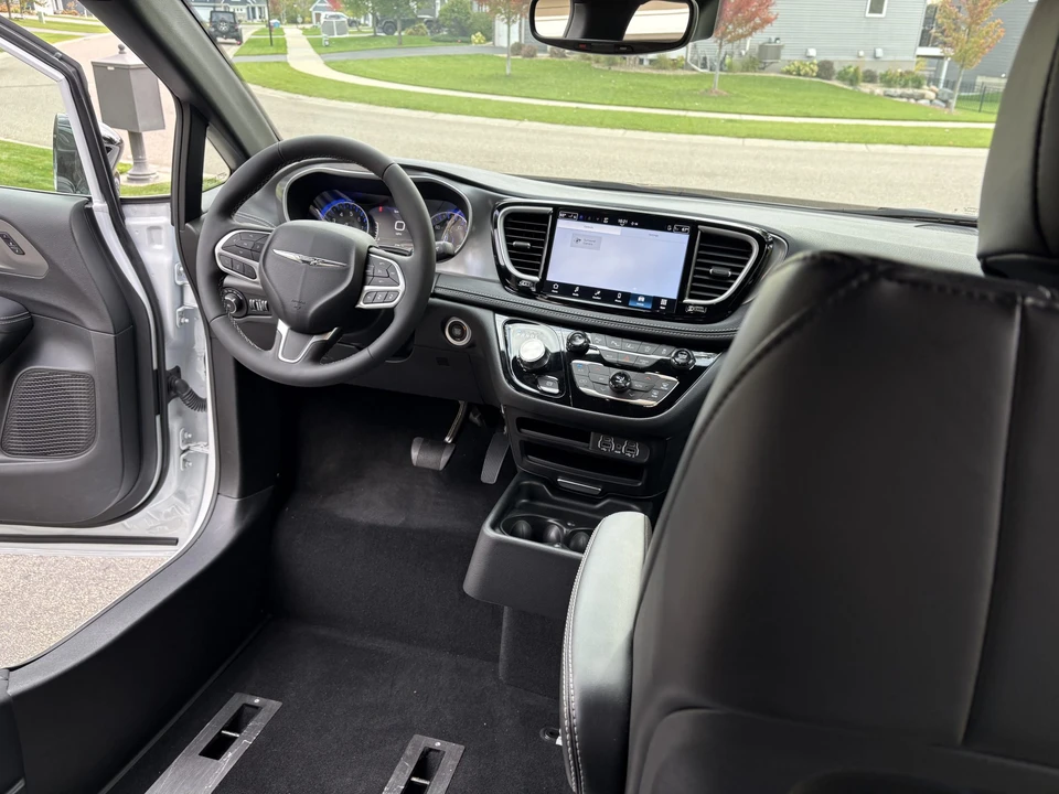 2025 Chrysler - Image 31 of 31