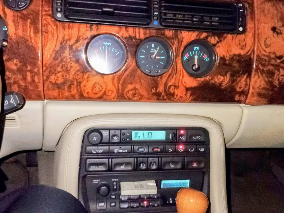 1997 Jaguar X100 XK8 - Image 15 of 16