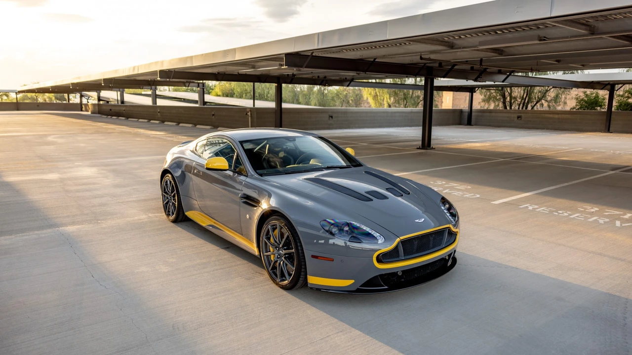 2017 Aston Martin V12 Vantage (2010-2018) - Image 23 of 31