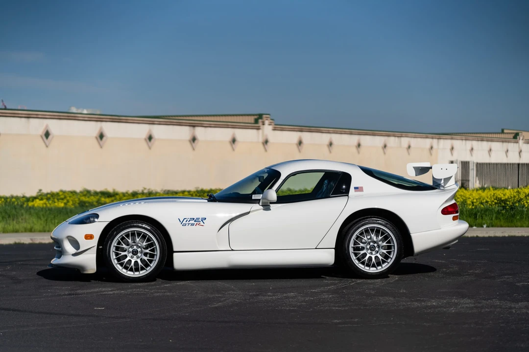 1998 Dodge Viper GTS 2nd Gen - Image 24 of 31