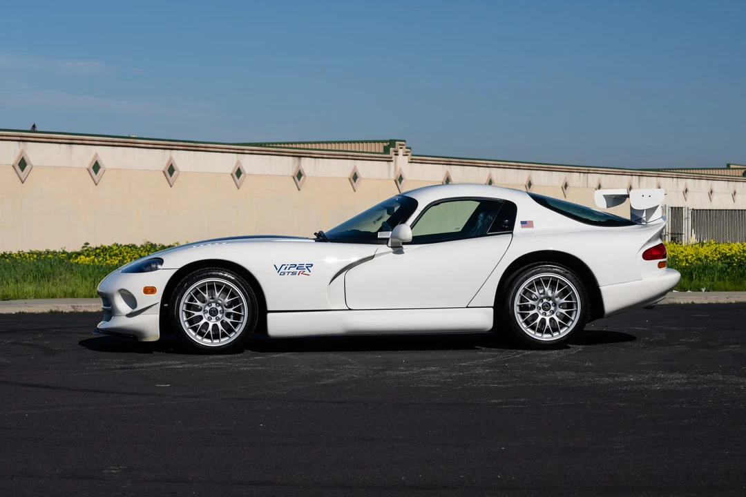 1998 Dodge Viper GTS 2nd Gen - Image 23 of 31