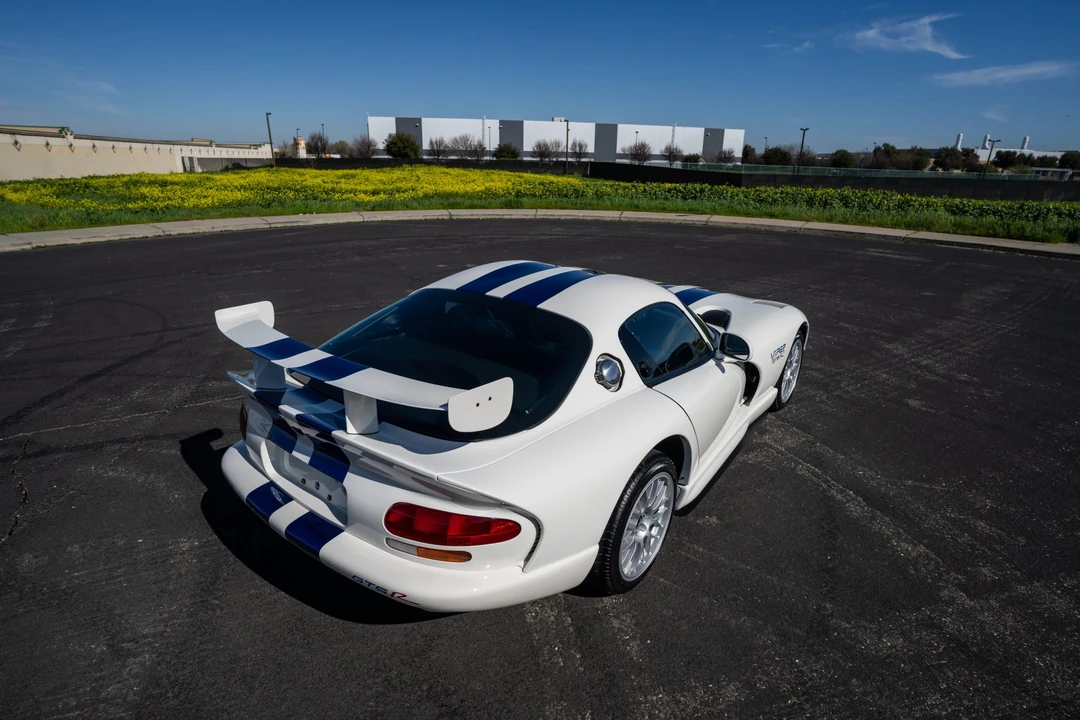 1998 Dodge Viper GTS 2nd Gen - Image 28 of 31