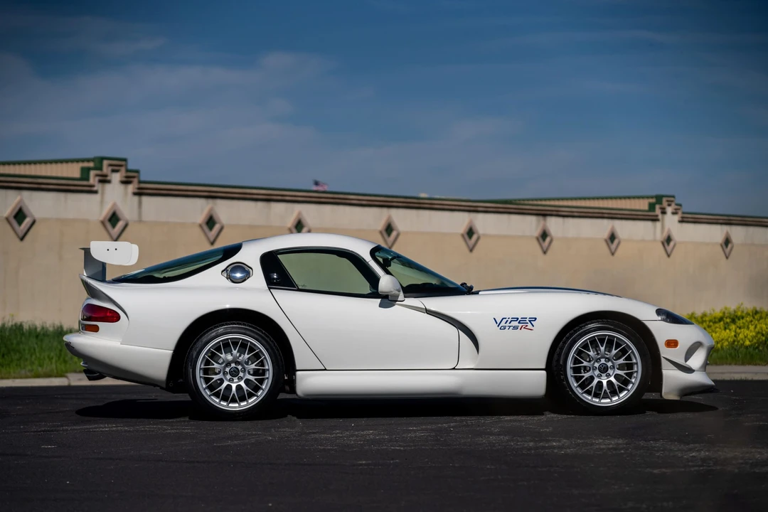 1998 Dodge Viper GTS 2nd Gen - Image 13 of 31