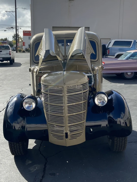 1939 International - Image 11 of 31