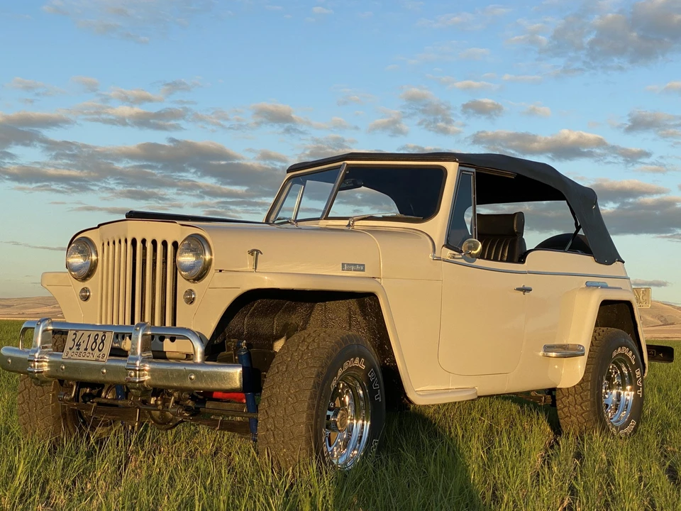 Willys Jeepster - Image 27 of 31