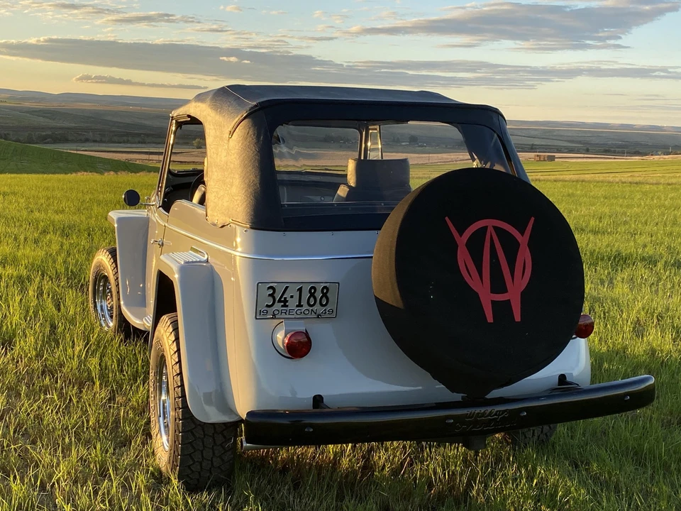 Willys Jeepster - Image 31 of 31