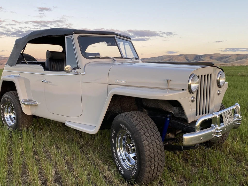 Willys Jeepster - Image 22 of 31