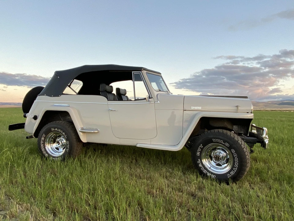 Willys Jeepster - Image 20 of 31