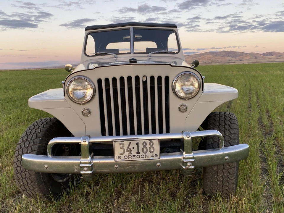 Willys Jeepster - Image 25 of 31