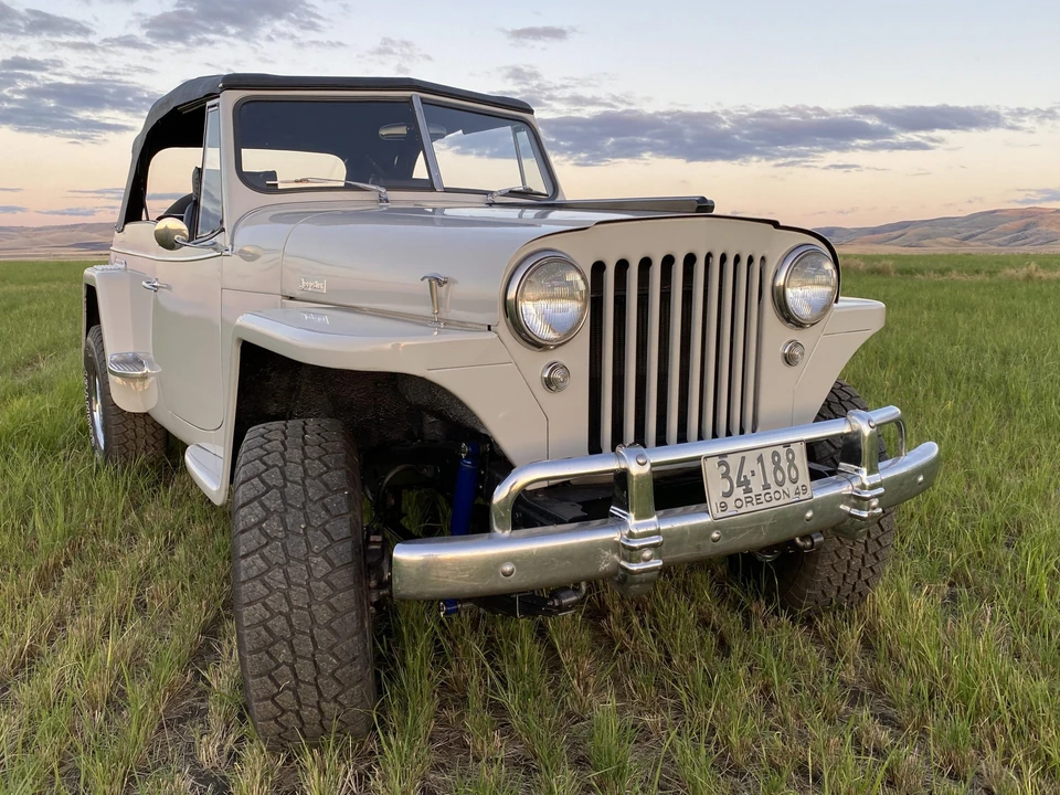 Willys Jeepster - Image 23 of 31