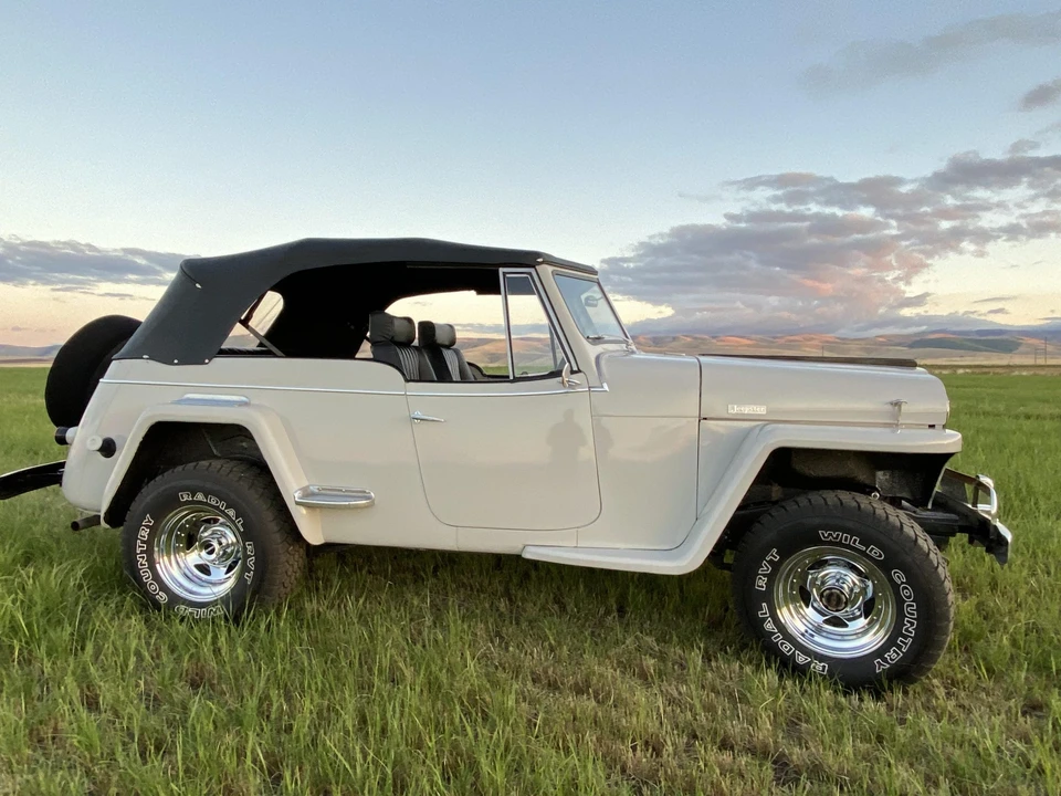 Willys Jeepster - Image 19 of 31