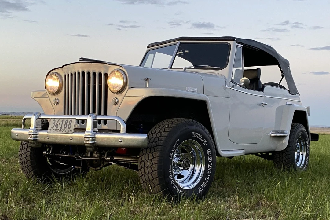Willys Jeepster - Image 4 of 31