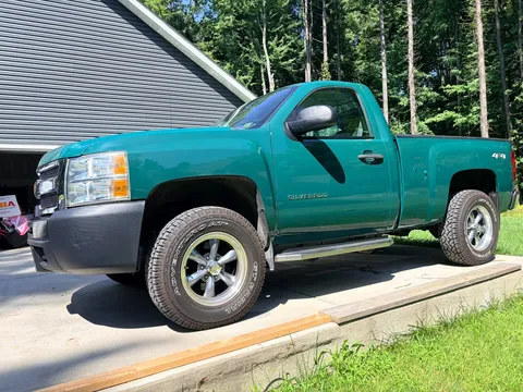 2013 Chevrolet Silverado W/T Regular Cab Short Bed 4X4