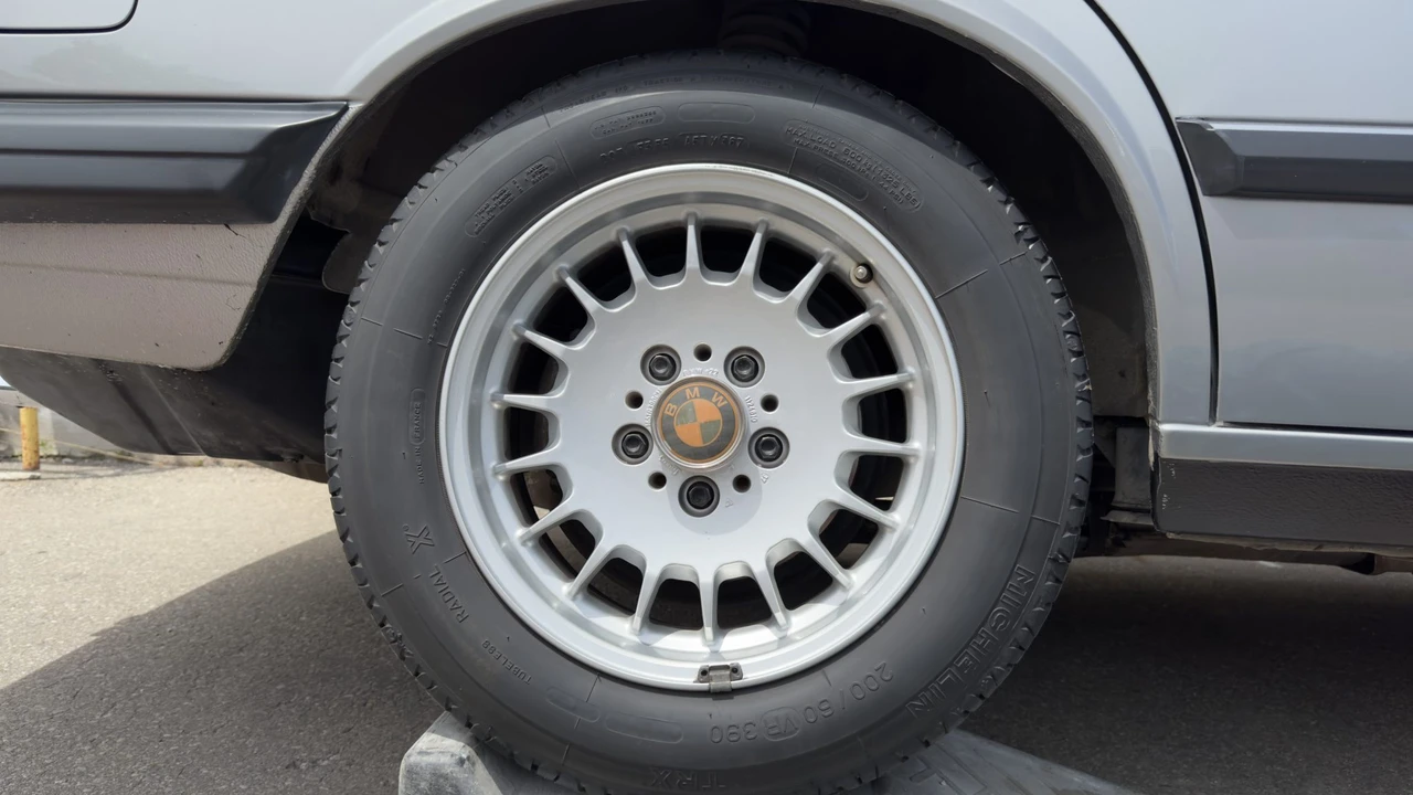 1988 BMW E28 5 Series - Image 25 of 31