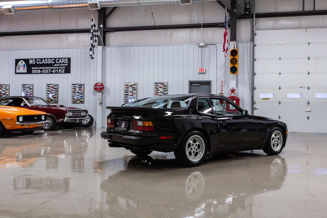 1986 Porsche 944 Turbo - Image 13 of 31