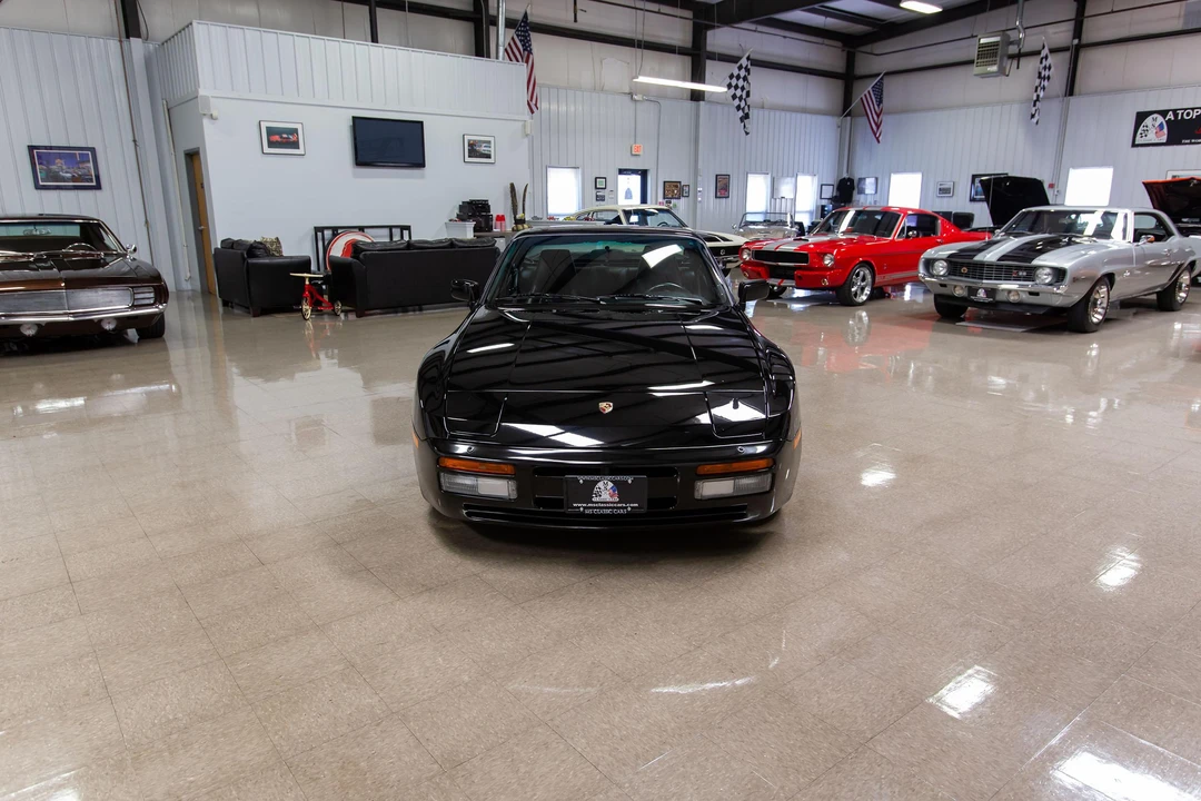1986 Porsche 944 Turbo - Image 7 of 31