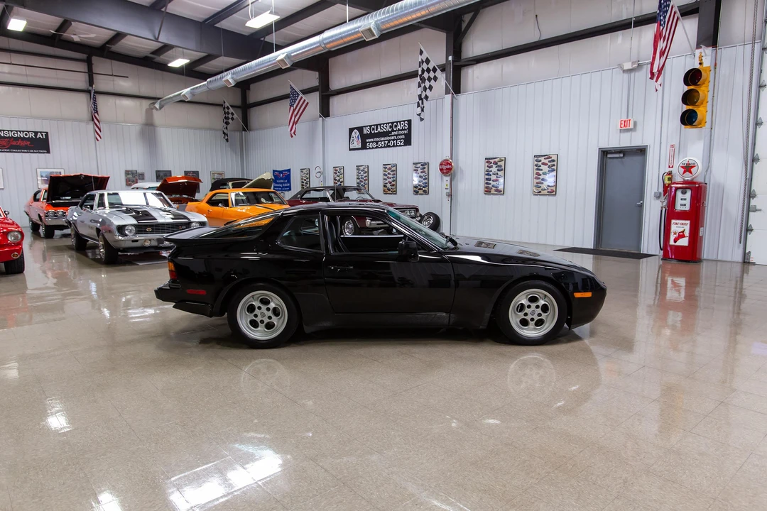 1986 Porsche 944 Turbo - Image 9 of 31