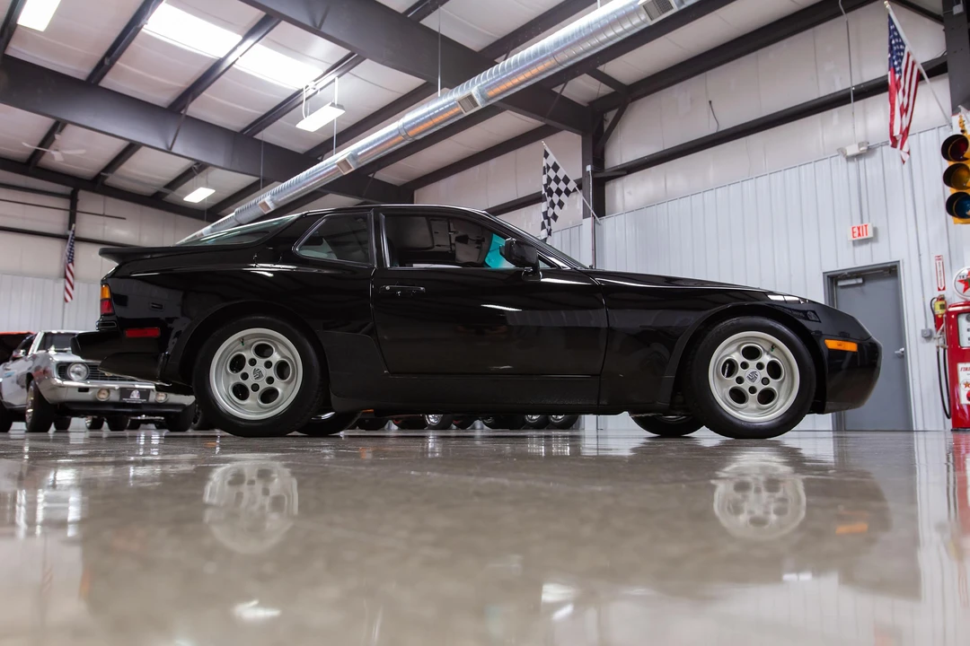 1986 Porsche 944 Turbo - Image 12 of 31