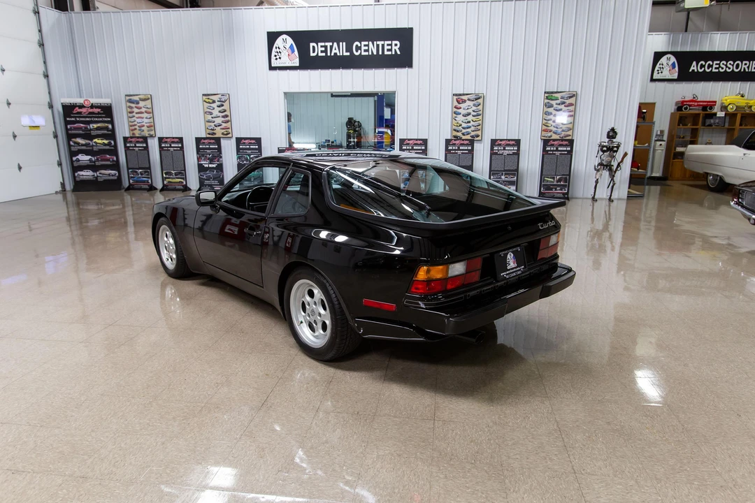 1986 Porsche 944 Turbo - Image 15 of 31