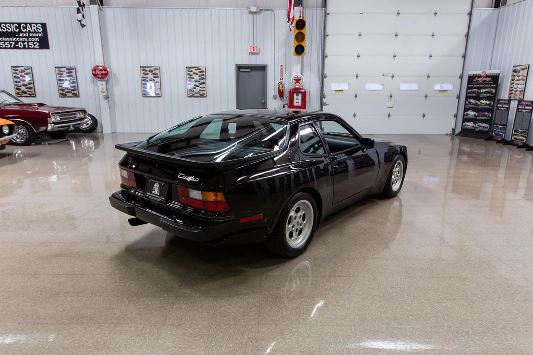 1986 Porsche 944 Turbo - Image 14 of 31