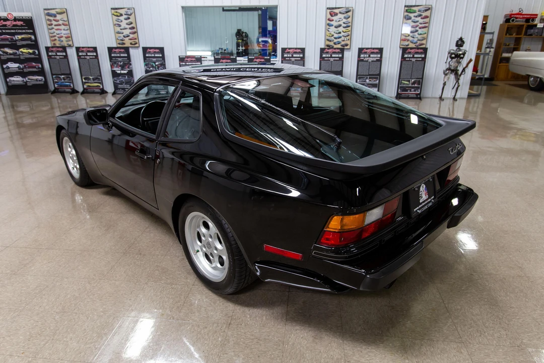 1986 Porsche 944 Turbo - Image 27 of 31
