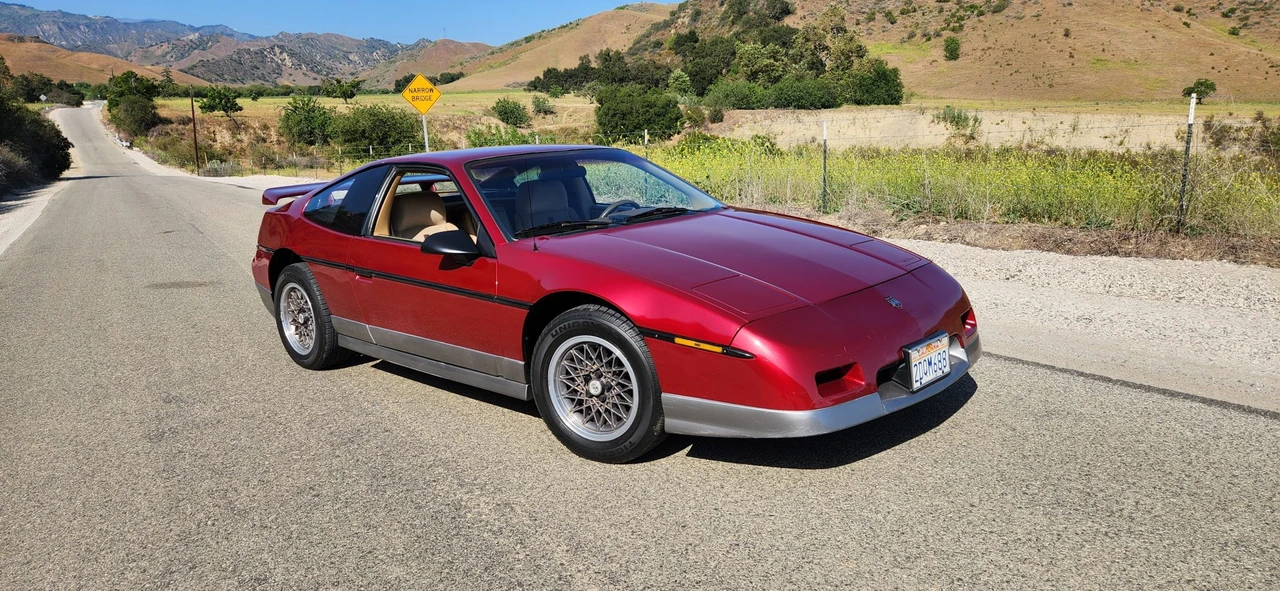 1987 Pontiac Fiero GT - Image 2 of 31