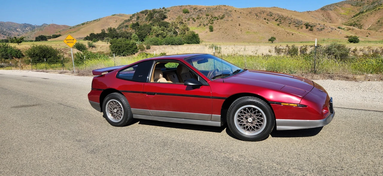 1987 Pontiac Fiero GT - Image 20 of 31