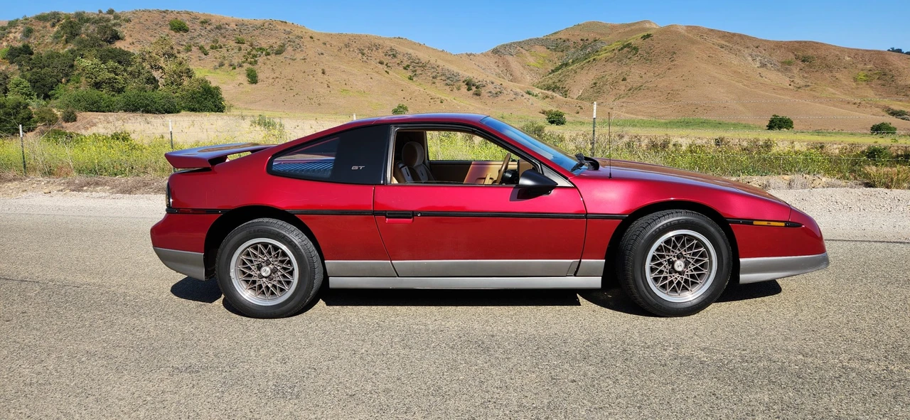 1987 Pontiac Fiero GT - Image 19 of 31