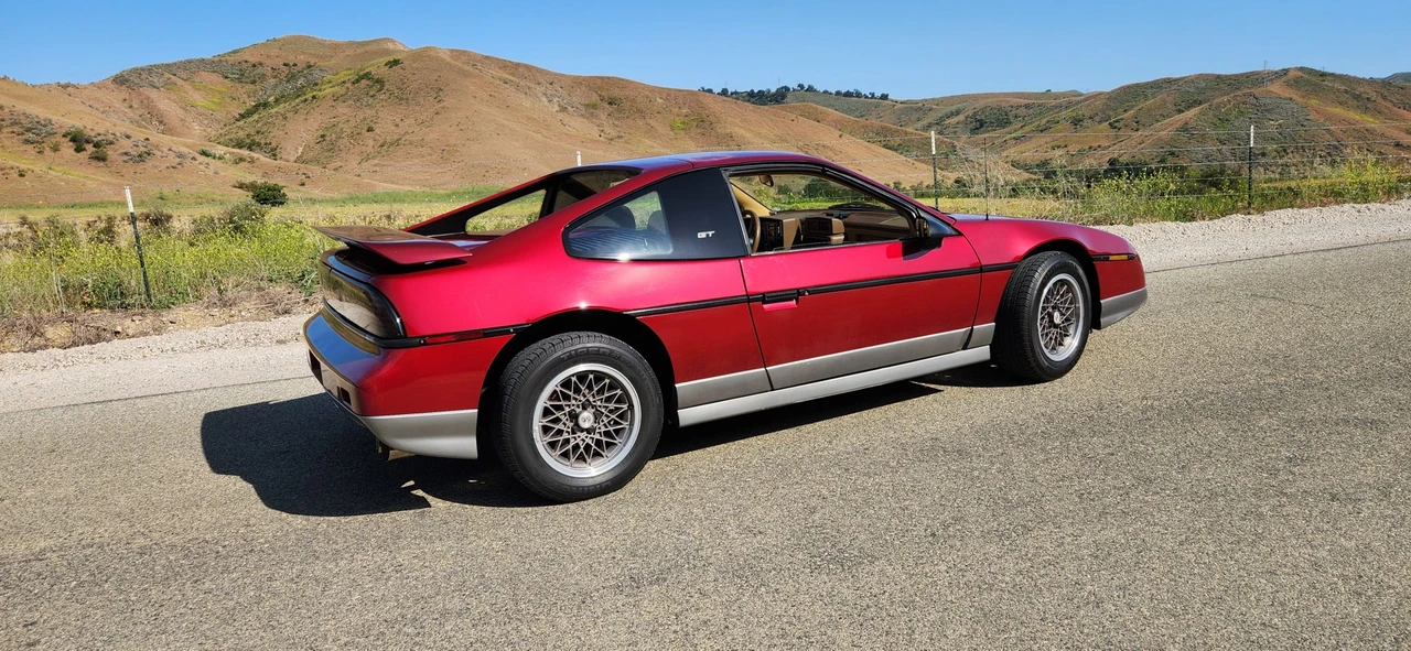 1987 Pontiac Fiero GT - Image 17 of 31