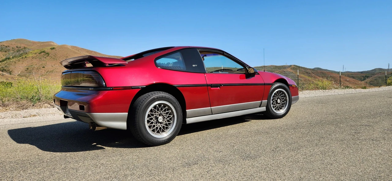1987 Pontiac Fiero GT - Image 18 of 31