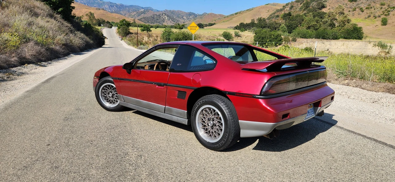 1987 Pontiac Fiero GT - Image 10 of 31