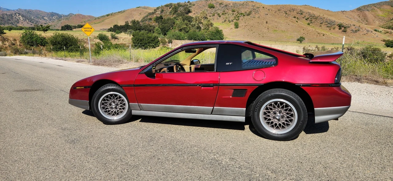 1987 Pontiac Fiero GT - Image 7 of 31