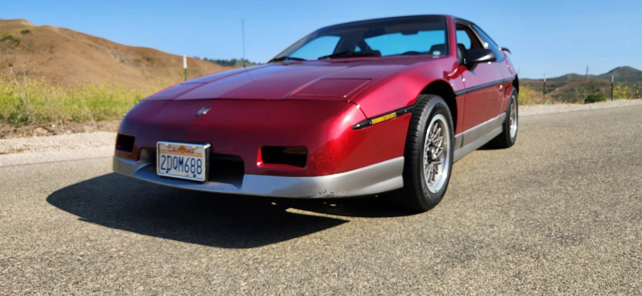 1987 Pontiac Fiero GT - Image 24 of 31