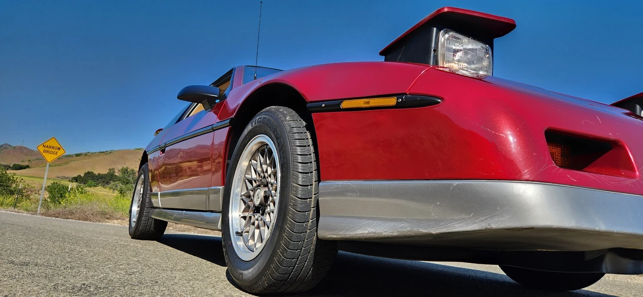 1987 Pontiac Fiero GT - Image 28 of 31
